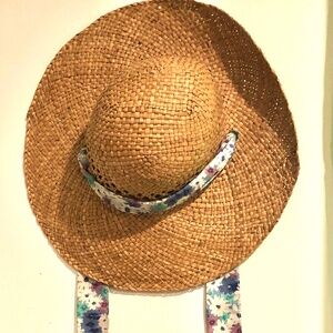 Vintage Country Farmhouse Gardening Decorative Straw Hat/Blue Floral Fabric Ties